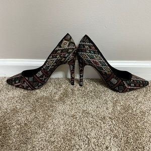 Mix 6 brand new Aztec print pumps